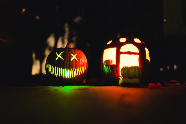 SPOOKTACULAR SPORTS-THEMED HALLOWEEN DECORATIONS AND IDEAS